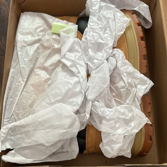 Tan and Black Safety Work Boots with Slip-Resistant Sole - Picture 3 of 6